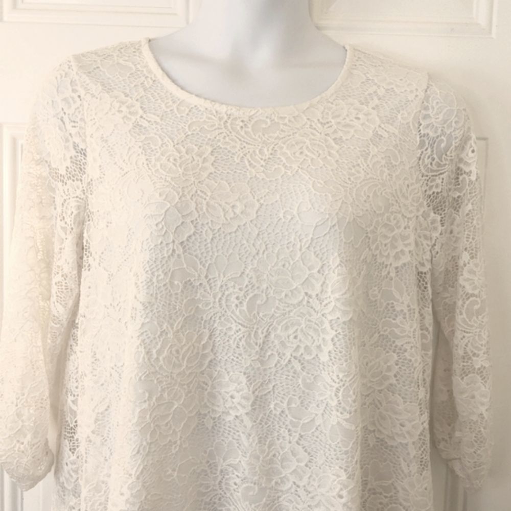 New Directions off-white fully lined lace 3/4 sleeve with ruching tunic - Picture 2 of 10